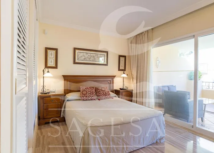 מלון דירות Hacienda Playa 4*